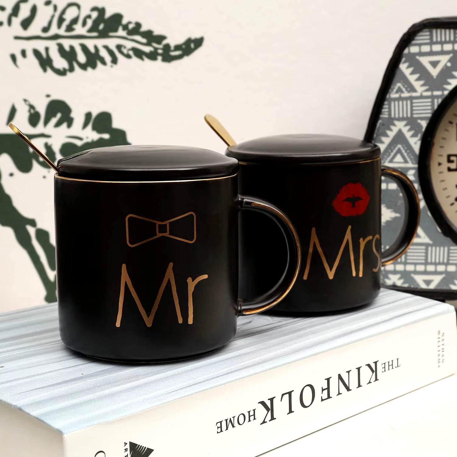 Tazas Pareja Mr & Mrs – Set de 2 Tazas de Cerámica Negra | Regalo Creativo para Bodas y Compromisos
